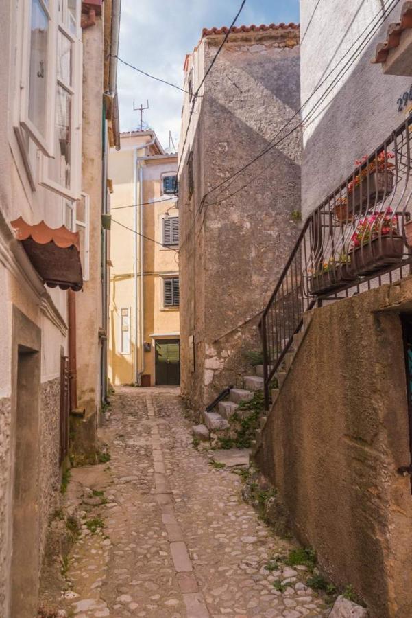 Rustica Apartment Vrbnik  Exterior photo